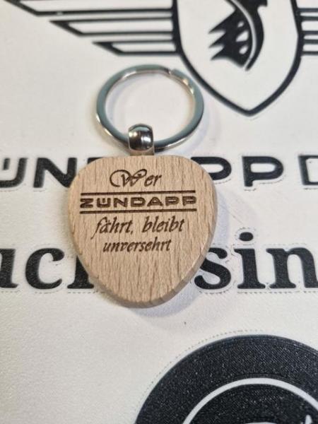 Zündapp Buche Schlüsselanhänger beidseitige Lasergravur " Wer Zündapp fährt, bleibt unversehrt "